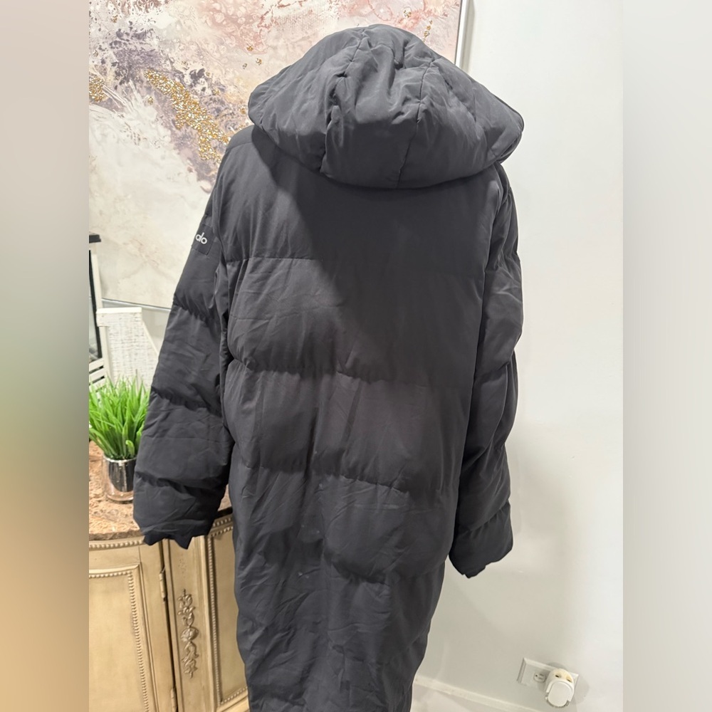 ALO Yoga Black Puffer Coat - Picture 10 of 14